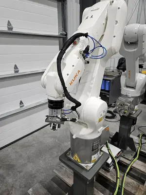 USED 2021 KUKA KR10 R1100