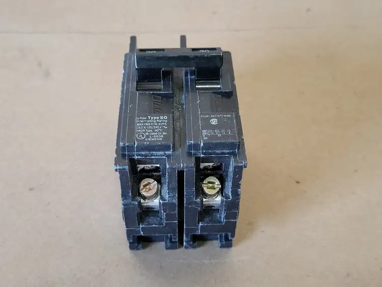 Used SIEMENS BQ2B020 Switchgears British Columbia CA | Lenmark #238922