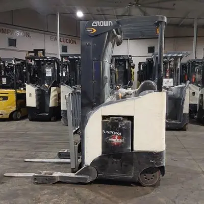 USED 2016 CROWN RR5725-45