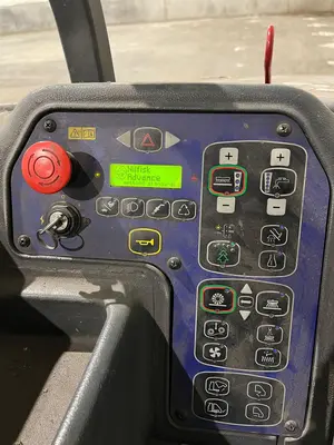 USED NILFISK CS7000 SWEEPER