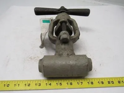 Hancock 7230  2680 Class T-Pattern Loose Backseat Globe Valve 3/8"