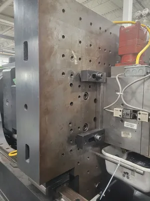 2012 ENGEL Victory 1350/330 SPEX Horizontal Plastic Injection Molding Machines | JYC MACHINERY (11)