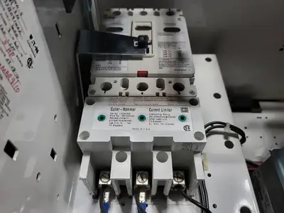 Used EATON SVX004A1-5A4N1 Switchgears British Columbia CA | Lenmark #240107