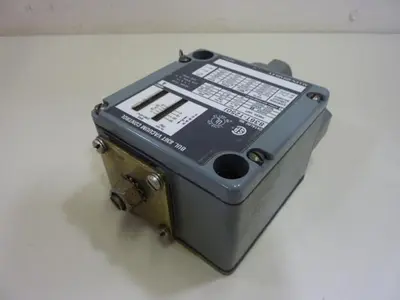 USED ALLEN BRADLEY 836T-T250J SER A