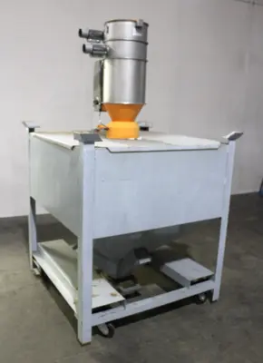 Motan, Inc Material Hopper, 44"x44" Opening, 4 Chutes - 4" with HJS30-1DDA GL Receiver Assy