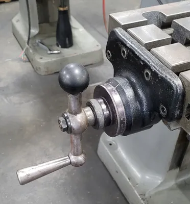 BRIDGEPORT Series 1 2 HP Mills, Vertical | Machinery Central (13)