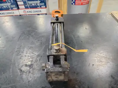 USED PARKER FILTRATION 02.50-CEE 2HLU24AC 8.000