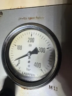 1993 LAUFFER RPN-320 Hydraulic Press | Universal Press & Machinery (UPM) (24)