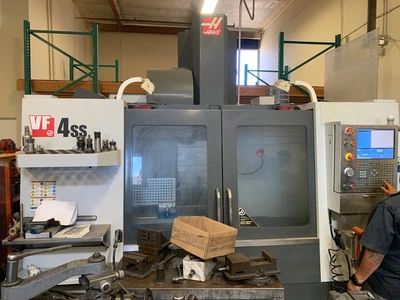 2015 HAAS VF-4SS Vertical Machining Centers | PM Machines (1)