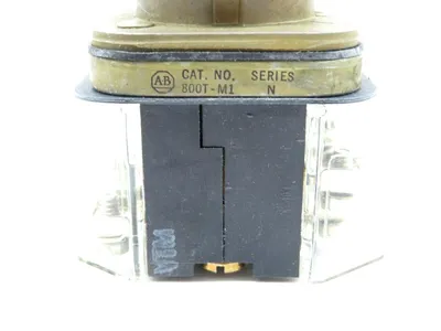 NEW ALLEN BRADLEY 800T-M1B30 SWITCH 800TM1B30
