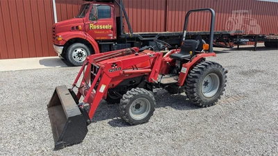 USED 2001 MASSEY FERGUSON 1233