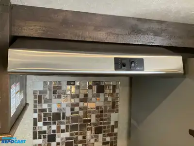 USED 2018 FOREST RIVER VIBE 288RLS
