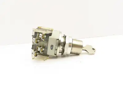 Allen Bradley 800T-N61KF4 Cylinder Lock 4 Position Switch Keyed Maintained 30mm