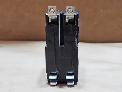 Used SQUARE D QOB250 Switchgears British Columbia CA | Lenmark #1438474