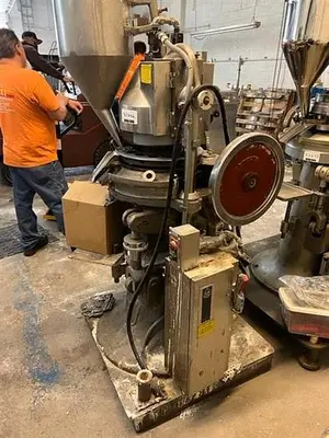 Stokes DS-3 15 station tablet press