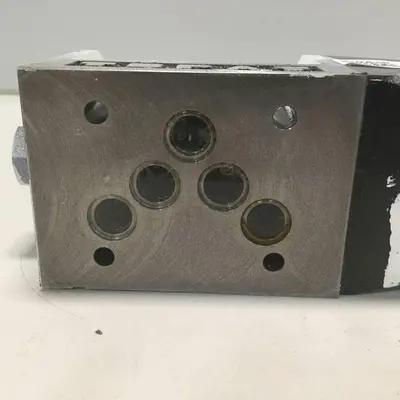 USED VICKERS DG4V52AMP7LH740