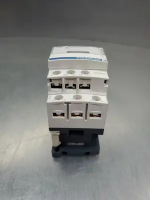 USED Telemecanique CAD50 Control Relay Contactor, 10A, 690V, 50/60HZ