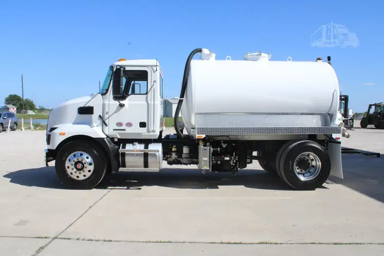 New | in-Stock 2027 MACK MD7 Septic/Sewer/Vacuum Trucks Texas US | Roll Off Truck World #1491896
