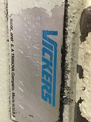 USED VICKERS 3520V38E8