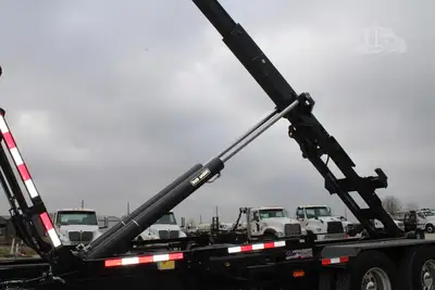 Used 2017 FREIGHTLINER 114SD Hooklifts & Roll-Offs Texas US | Roll Off Truck World #1491802