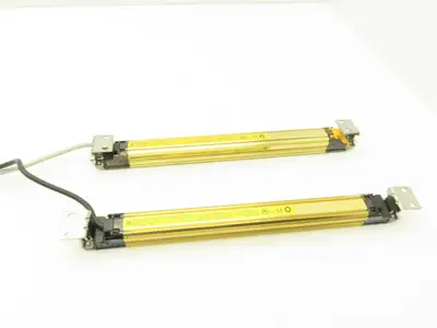 Omron F3SJ-A0320P30-L F3SJ-A0320P30-D Light Curtain Emitter Receiver Set/Bracket