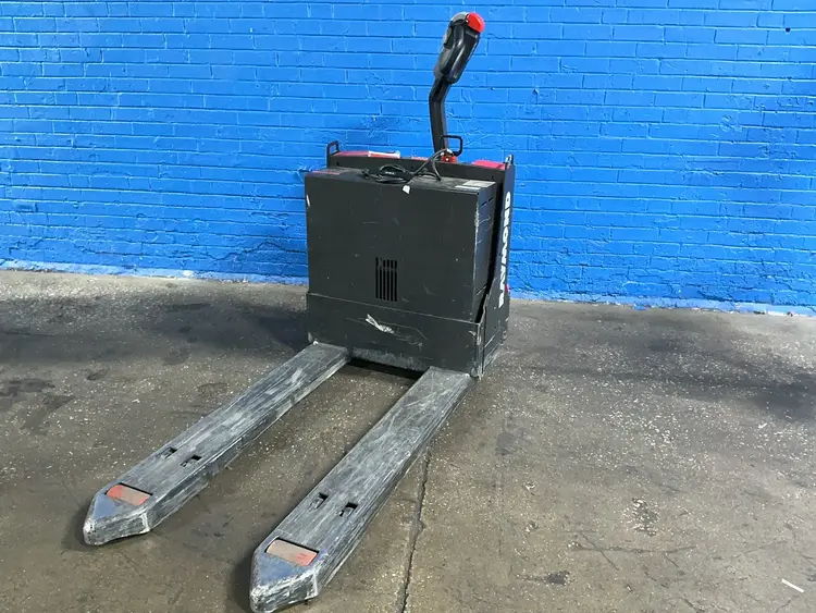 Used RAYMOND 8210 Pallet Jacks Ohio US | HGR 24 #1413245