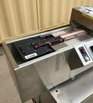 COST EFFECTIVE EQUIPMENT 2100 HOTPLATE AND AUTOWAFER LOADER