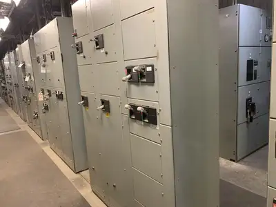 Five Star Double-Sided Motor Control Center (MCC), 600V Max., 1000A, 11 Buckets