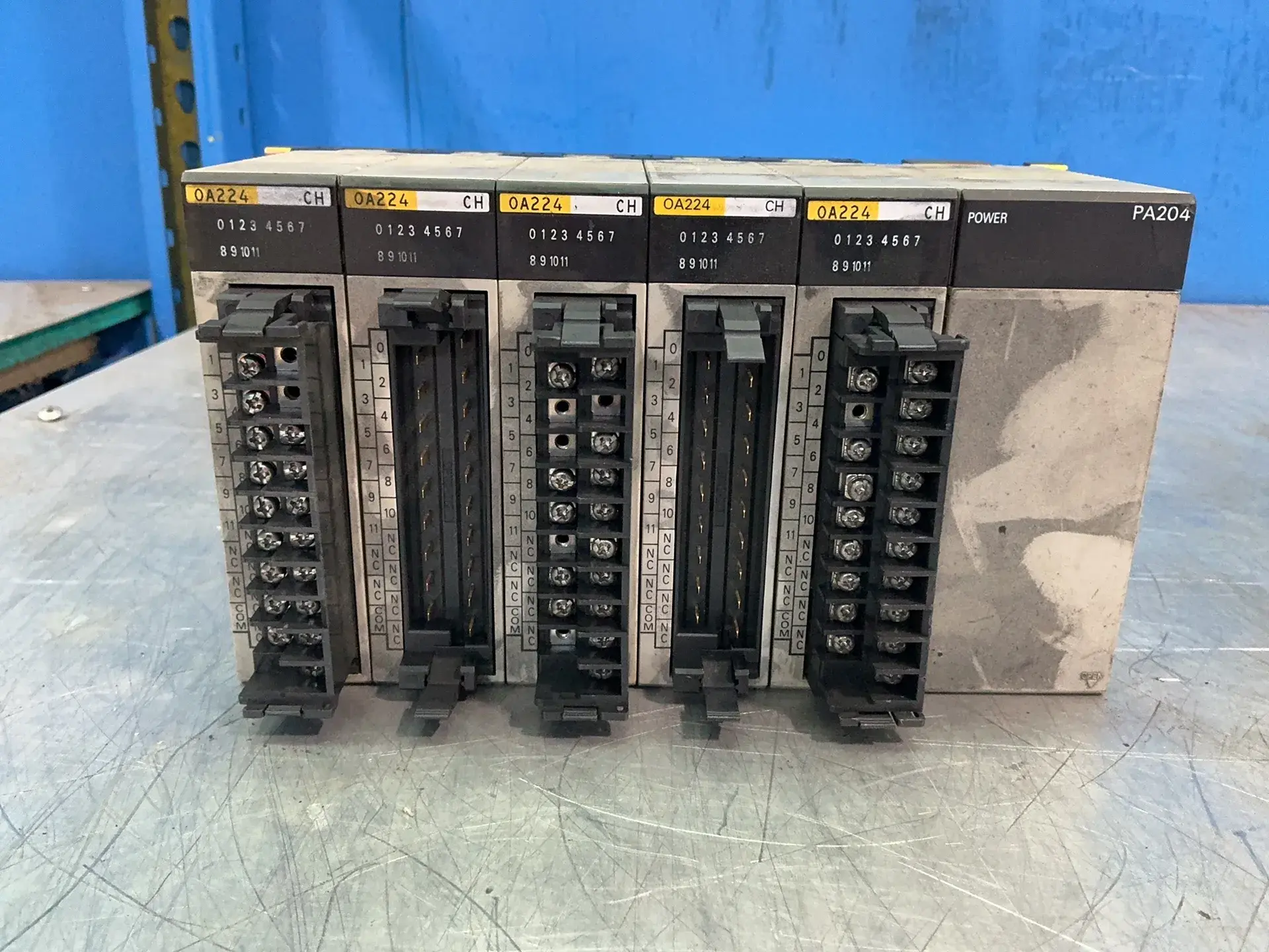 Used OMRON PA204 Input / Output Modules Ohio US | HGR 24 #1345302