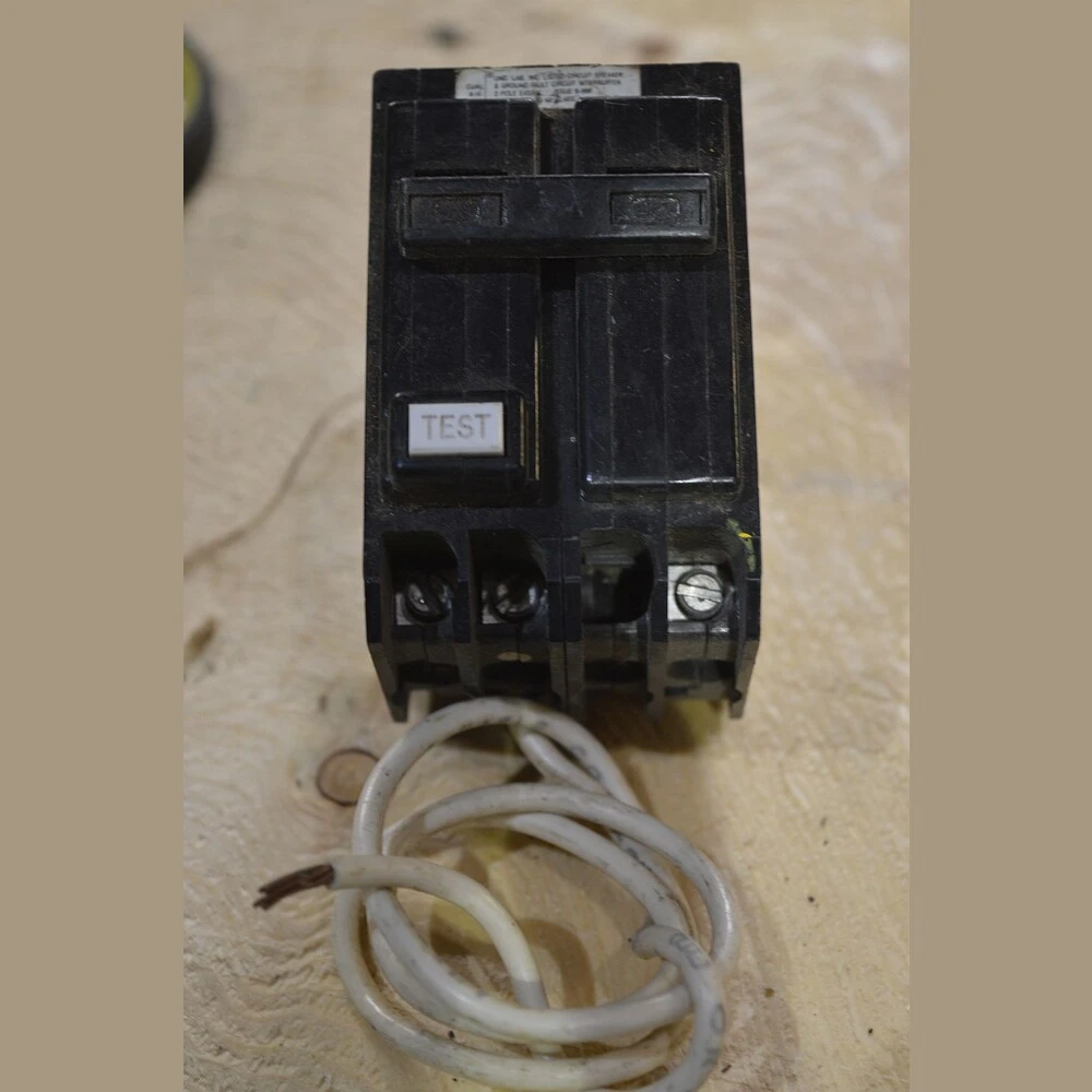 ITE 2 Pole 15 Amp Ground Fault Breaker