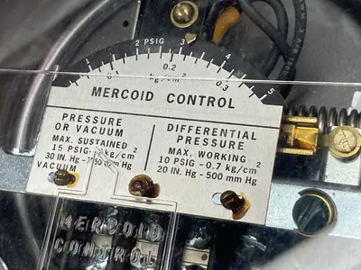 New | in-Stock DWYER PG-7000-153-P2 Pressure Switches Ohio US | Surplus Asset Holdings #1547733