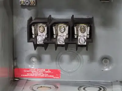 Used FEDERAL PIONEER 1336 Switchgears British Columbia CA | Lenmark #240889