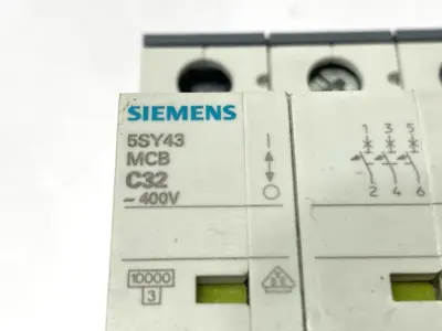 USED SIEMENS MINIATURE CIRCUIT BREAKER 3-POLE 32A 400V