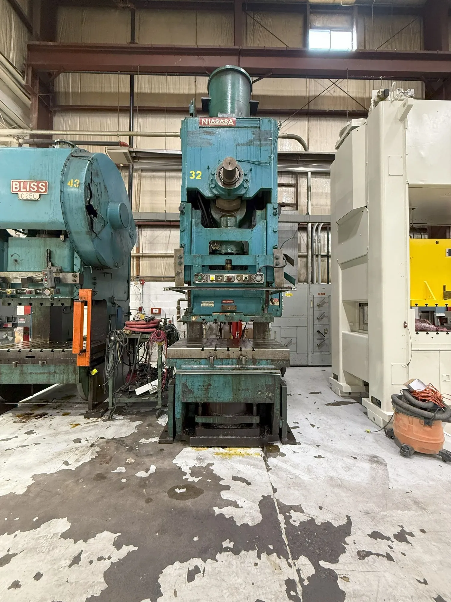 250-ton Niagara E-250 Single Point Gap Press