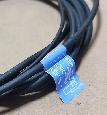 NEW KEYENCE EM-005P
