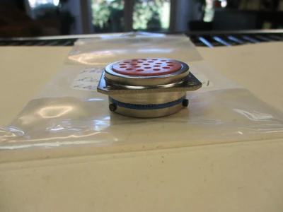 NEW Amphenol JD38999/20WC35PN
