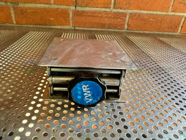 Used VWR 6" X 6" X 10" STAINLESS STEEL TABLE-TOP LAB JACK Miscellaneous Laboratory Equipment California US | Equipment Lab #1330302