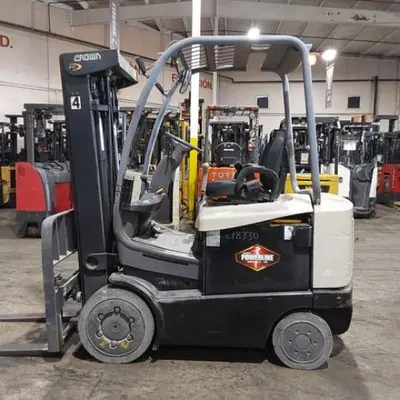 USED 2018 CROWN FC5215-50