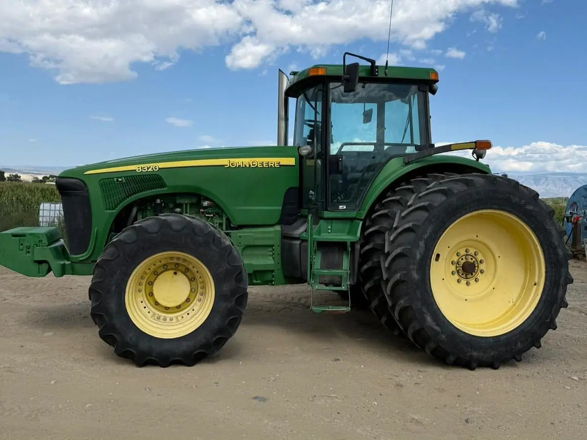 USED 2002 JOHN DEERE 8320