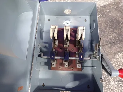Used WESTINGHOUSE CAU 365 Switchgears Ohio US | HGR 24 #941795