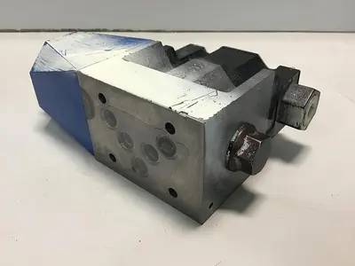 USED VICKERS DG4V-5-2A-M-P7L-H-6-30-T51