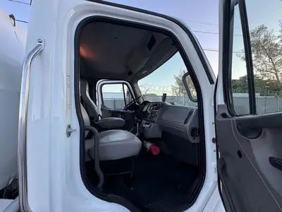 Used 2020 FREIGHTLINER M2 Carhaulers Florida US | Truck and Van Outlet #1509252