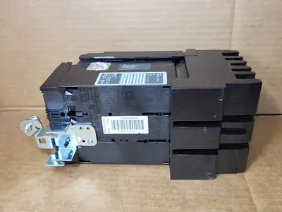 NEW SCHNEIDER ELECTRIC HJA36015