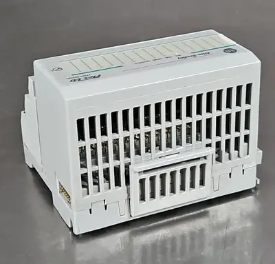 USED Allen-Bradley 24-VDC Sink Output