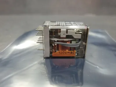 Allen Bradley 700-HC24A1 Relay, Ser D 120VAC 7A. 4A-34