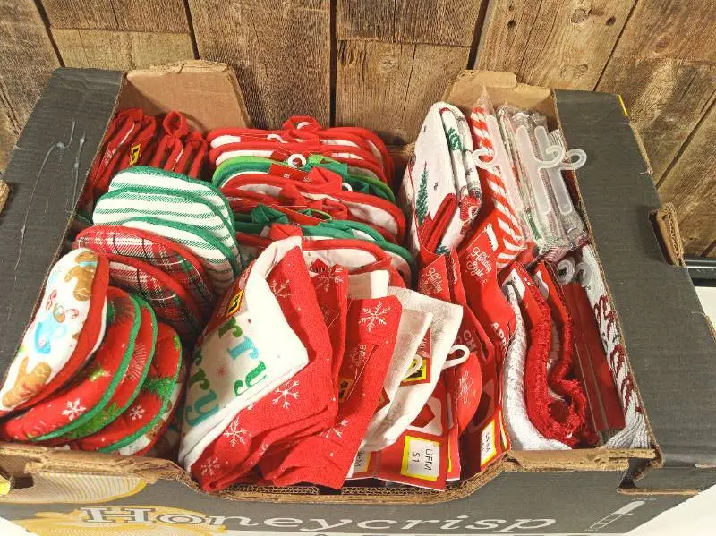 Huge Lot of Christmas (Table Mats, Kitchen towels, etc.)