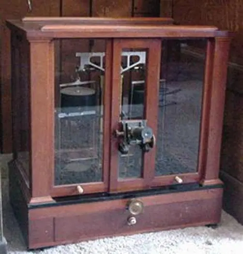 0130-385 Christian Becker Inc Wood & Glass Case Balance Beam Scale