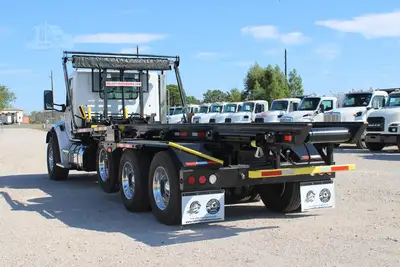 New | in-Stock 2027 PETERBILT 548 Rolloff Trucks Texas US | Roll Off Truck World #1492018