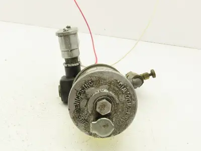 Lube Devices 727-1 Machine Oiler Lubricator 120V Solenoid 40PSI 12oz Reservoir