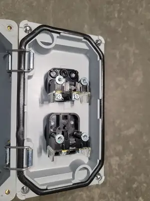 USED ALLEN-BRADLEY 800H-2HZ4Y